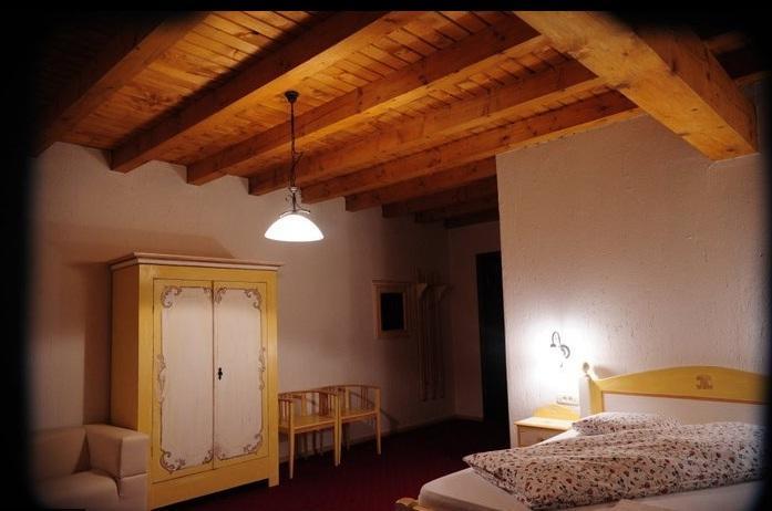 Pension Conacul Vanatorului Moeciu De Sus Habitación foto